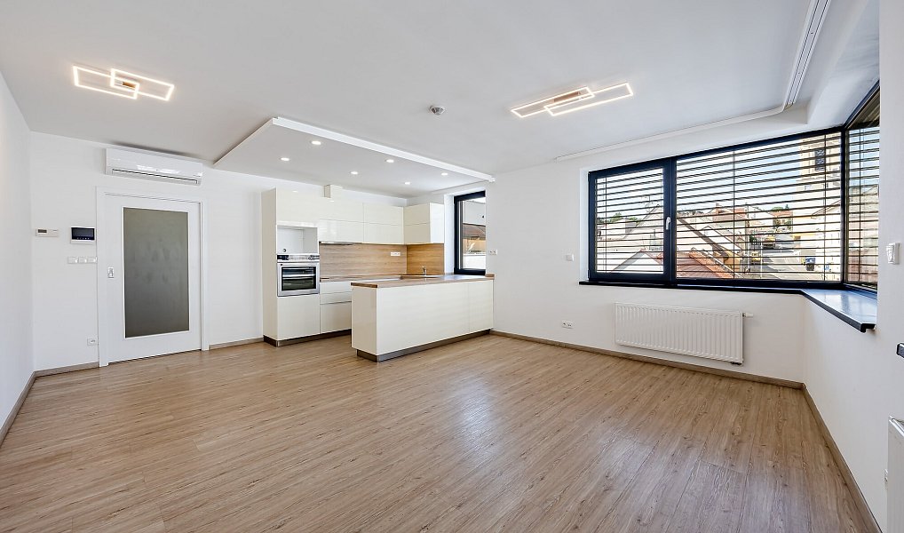 Pronájem bytu 3+kk 69 m², Uherský Brod – náhled fotky 2