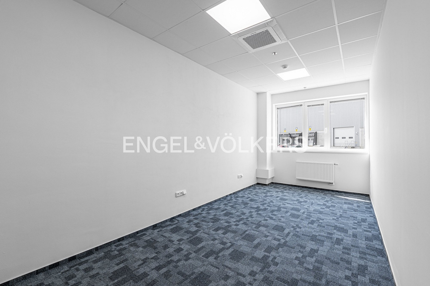 Pronájem skladovacích prostor 4 200 m² – fotografie 4