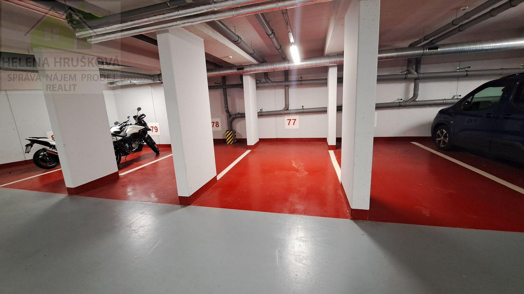 Garážové parkovací stání, ul. Sokolovská, Ostrava-Poruba – pohled 3