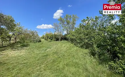 Prodej zahrady 2 423 m², Znojmo