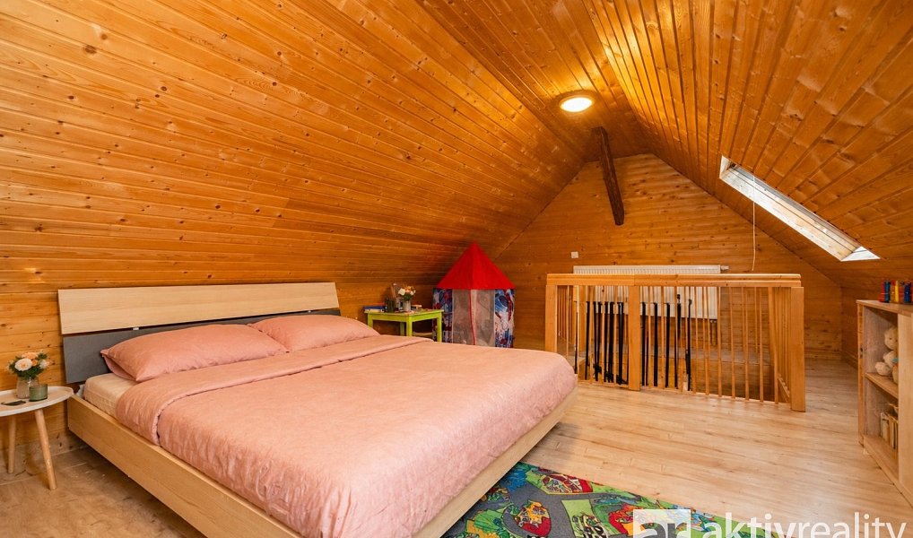 Prodej domu 250 m² s pozemkem 1 005 m², Dolní Zálezly – náhled fotky 18