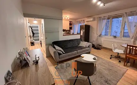 Pronájem bytu 2+1 56 m², Smetanova, Znojmo