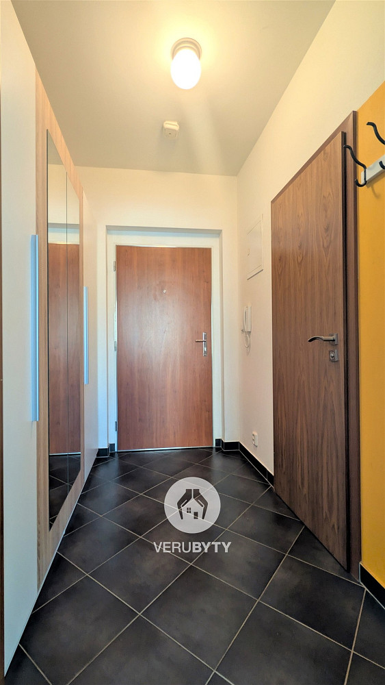 Pronájem bytu 1+kk 34 m² – fotografie 4