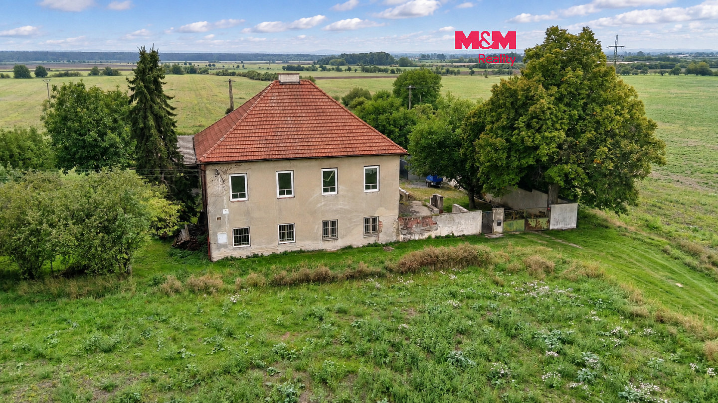 Prodej domu 300 m² s pozemkem 2 366 m²