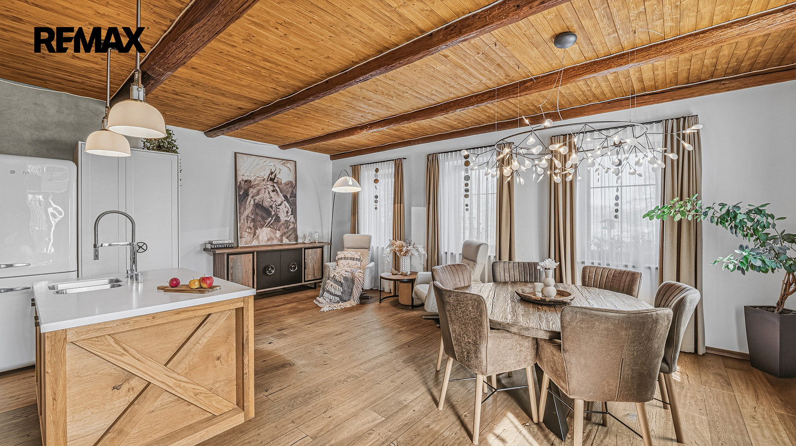 Prodej domu 352 m² s pozemkem 1 650 m² – fotografie 2