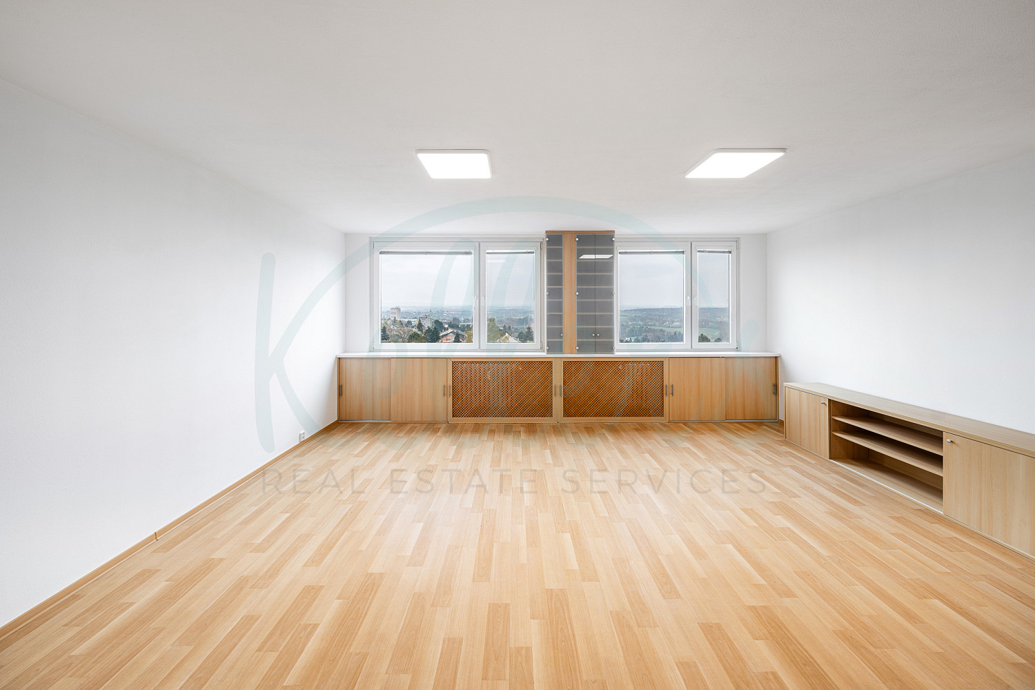 Pronájem bytu 3+kk 93 m² — photo 2