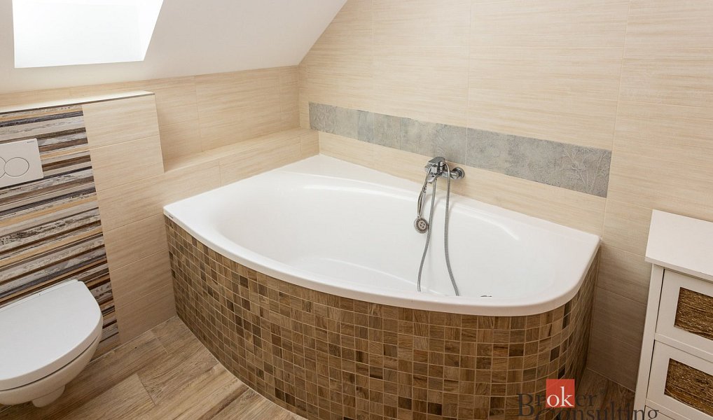 Prodej domu 200 m² s pozemkem 926 m², Nové Město na Moravě – náhled fotky 21