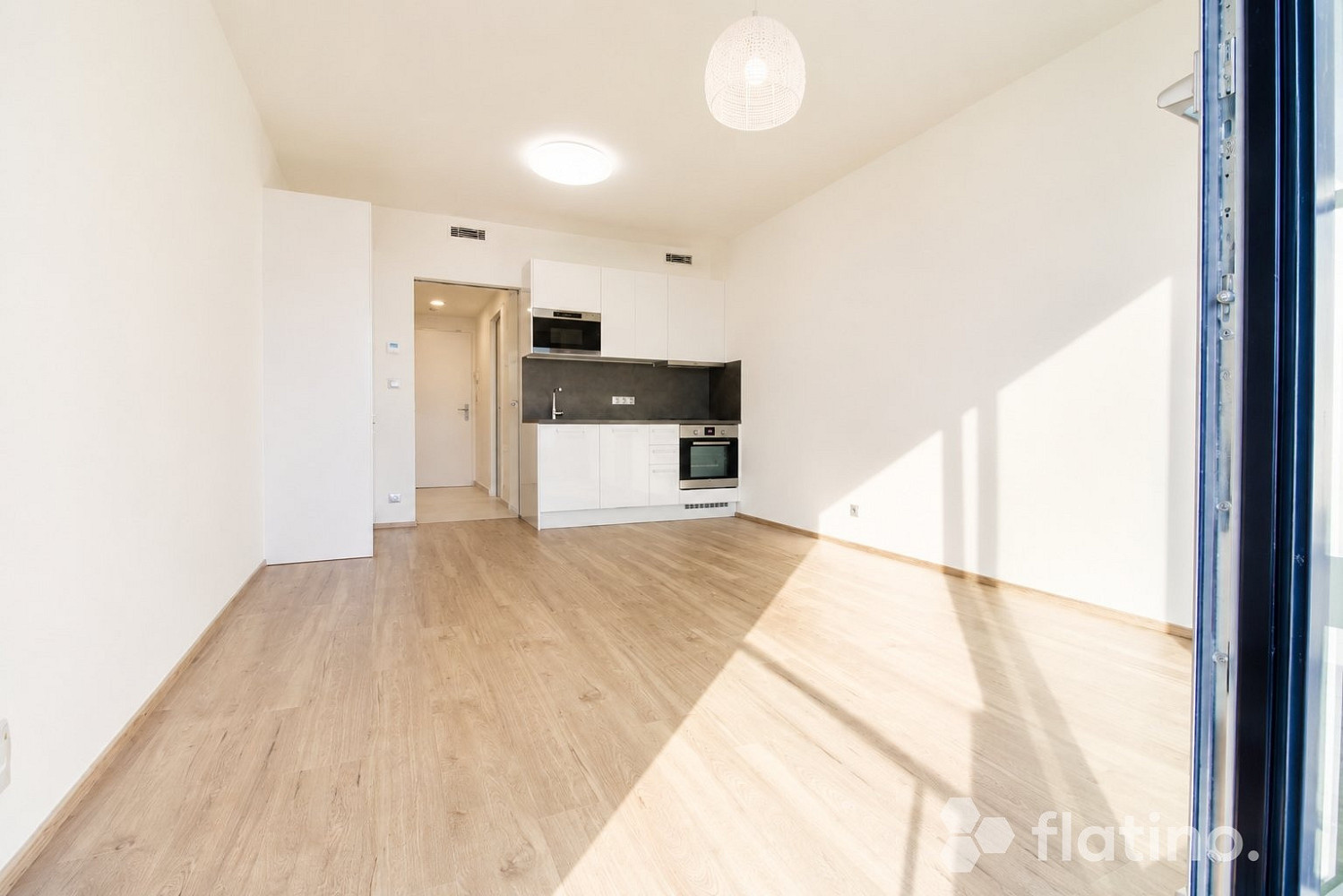 Prodej bytu 1+kk 33 m² — photo 2