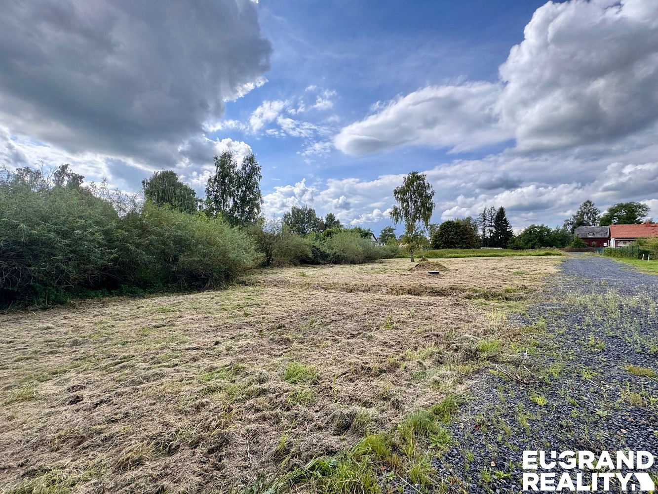 Prodej stavebního pozemku 2 068 m²