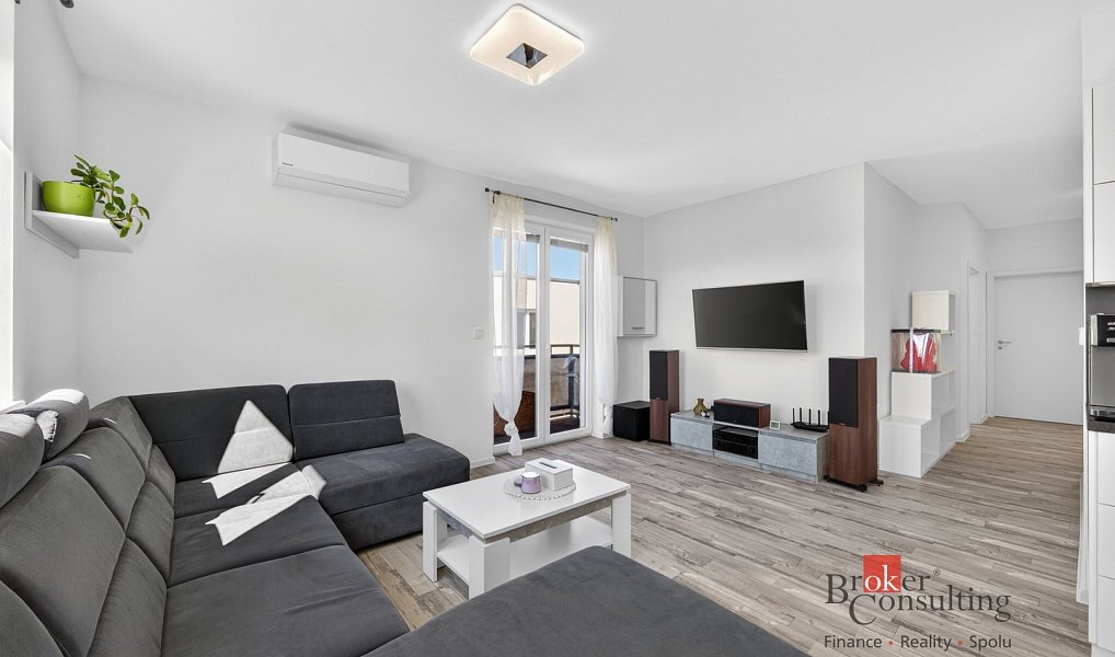 Prodej bytu 4+kk 80 m², Vochov – náhled fotky 3