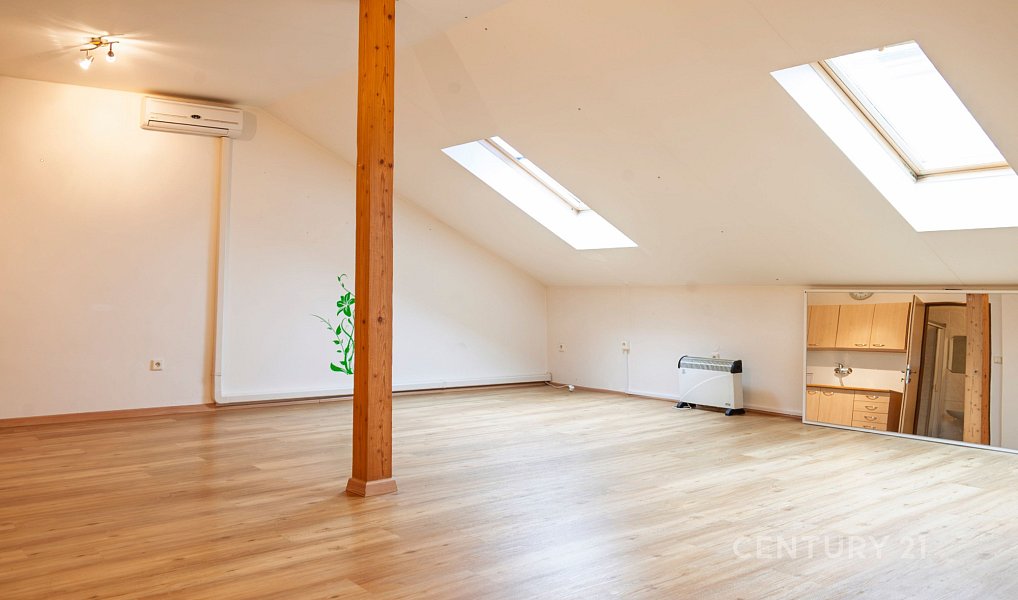Pronájem obchodních prostor 82 m², Hranice – náhled fotky 2