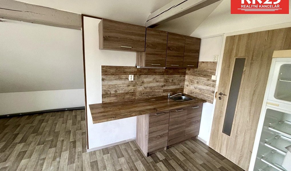 Pronájem bytu 1+kk 45 m², Cheb – náhled fotky 2