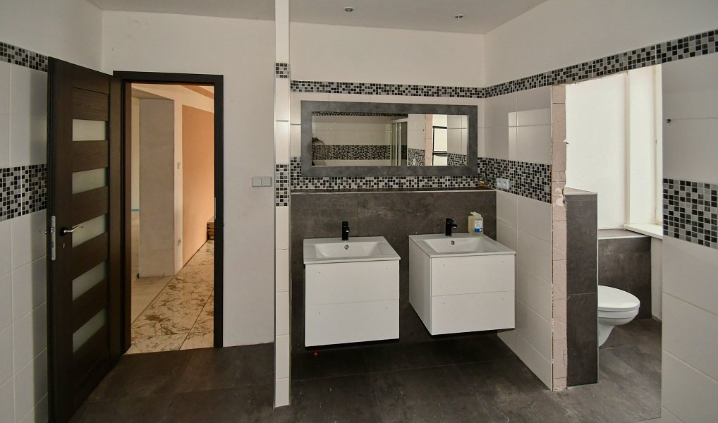 Prodej domu 165 m² s pozemkem 665 m², Omice – náhled fotky 28