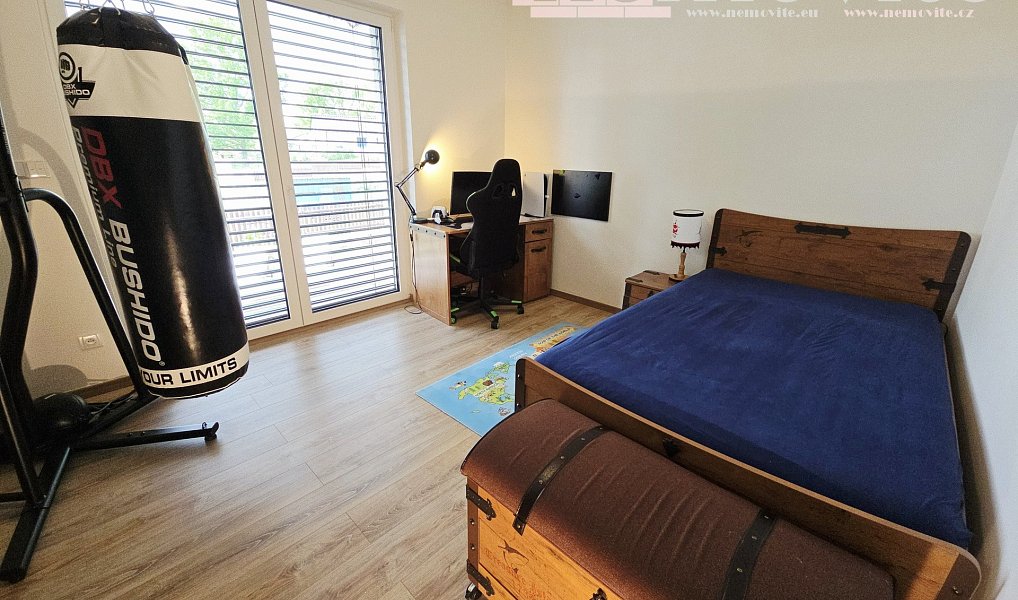 Prodej domu 157 m² s pozemkem 1 047 m², Sulice – náhled fotky 15