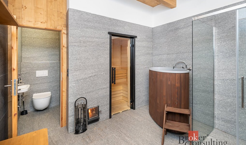 Prodej domu 214 m² s pozemkem 350 m², Trutnov – náhled fotky 24
