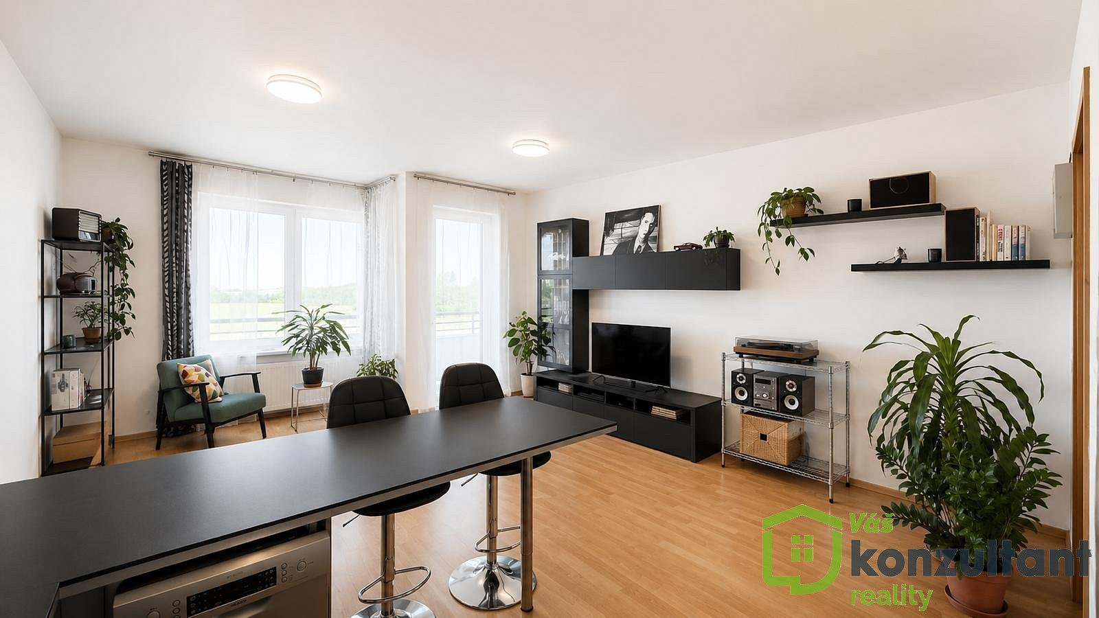 Pronájem bytu 2+kk 72 m² — photo 2