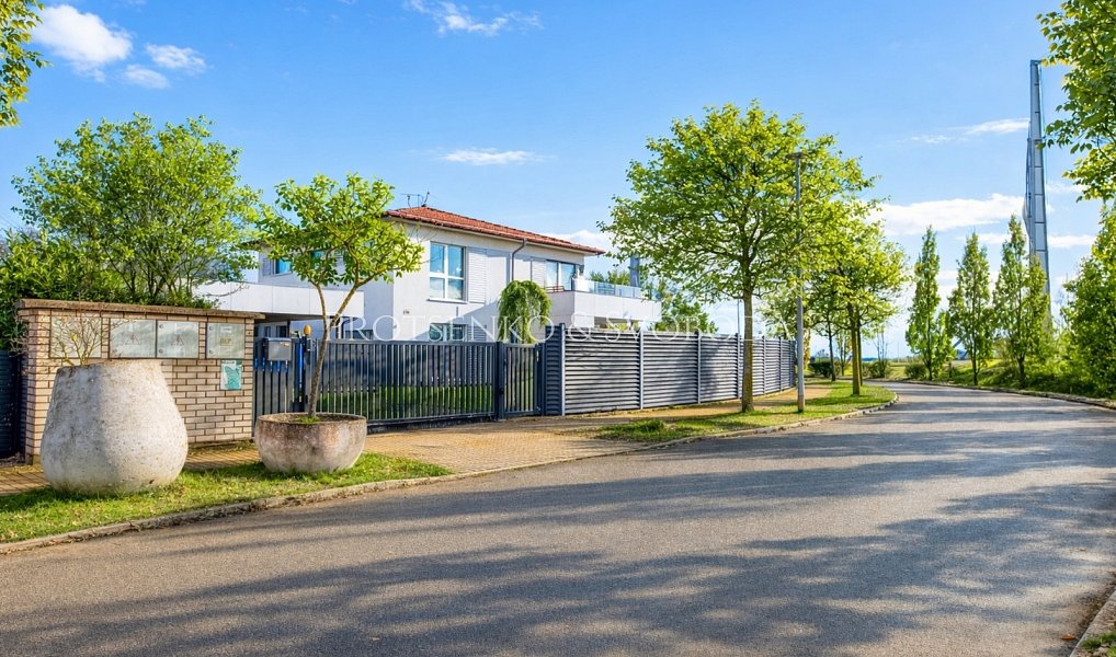 Prodej domu 206 m² s pozemkem 1 297 m², Vysoký Újezd – náhled fotky 36