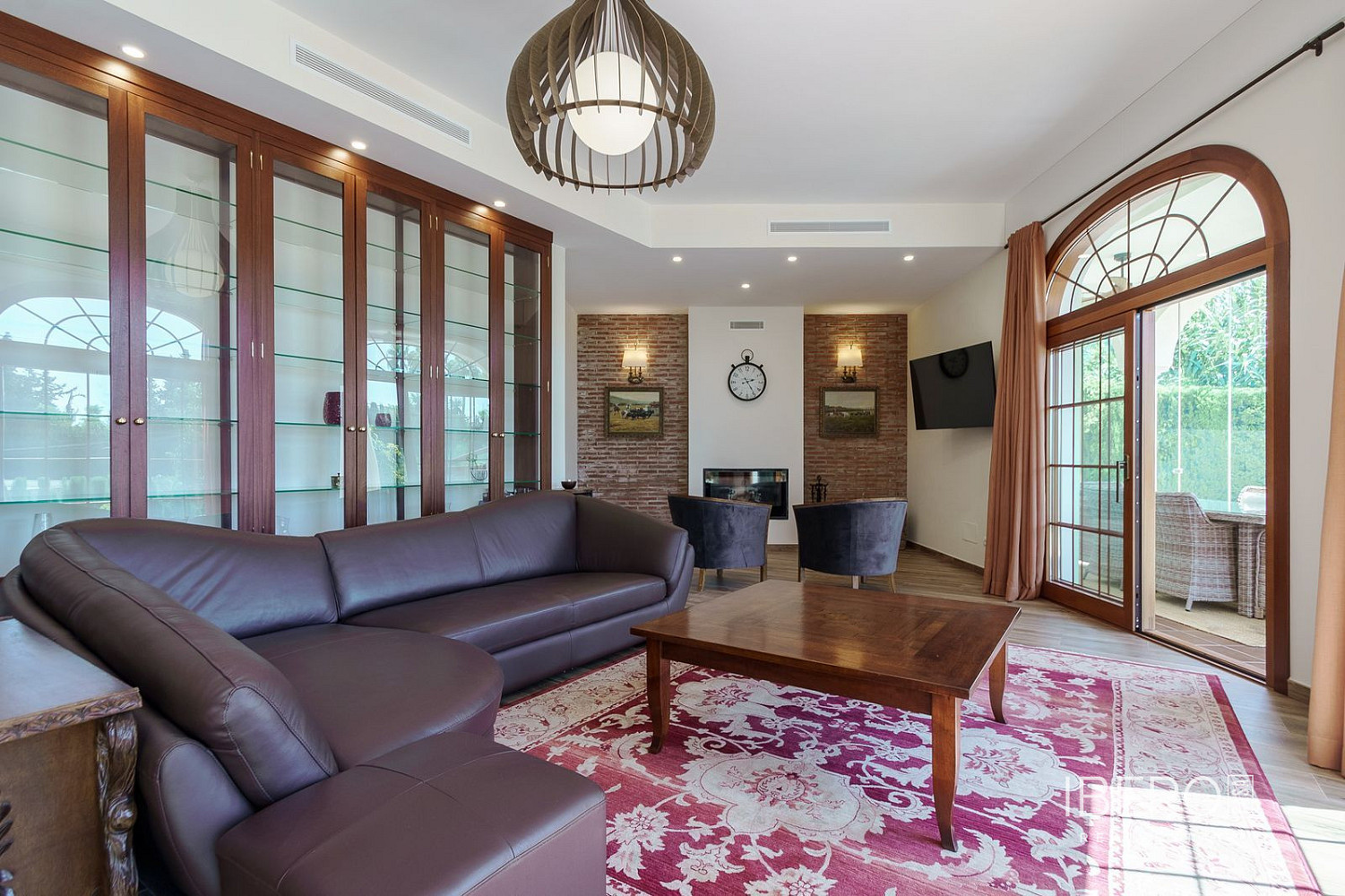 Prodej domu 598 m² s pozemkem 1 100 m²