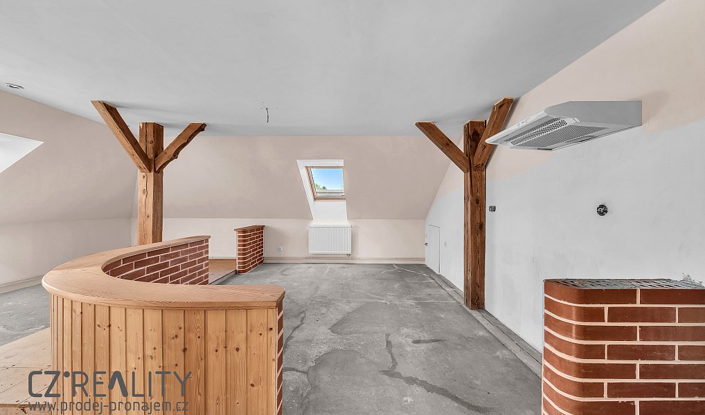 Prodej domu 164 m² s pozemkem 1 038 m², Sadská – náhled fotky 8