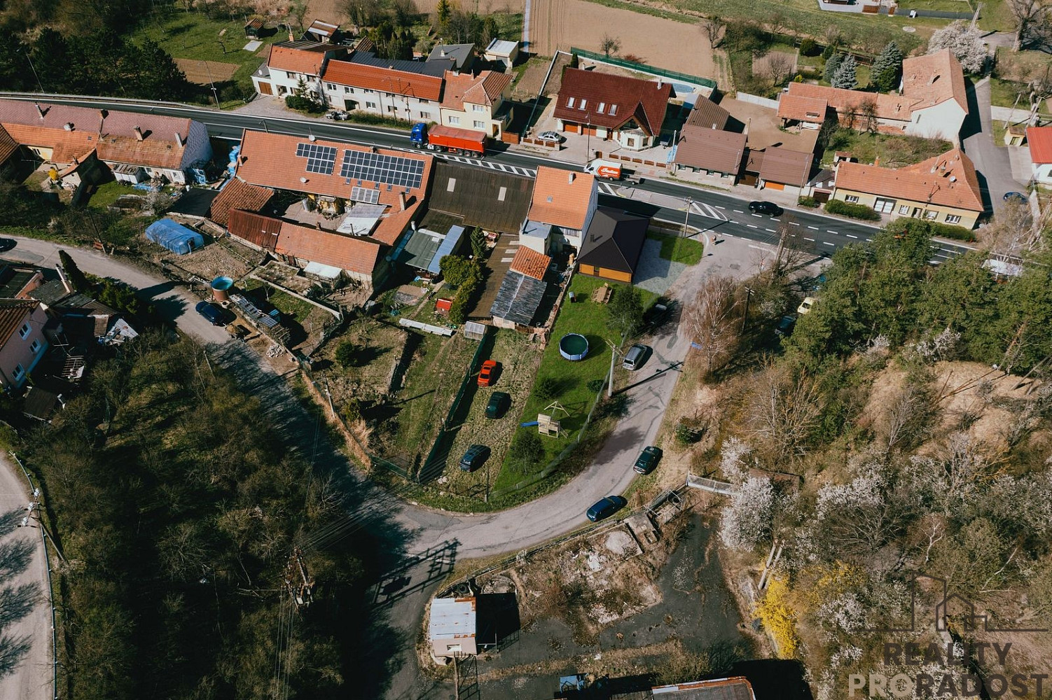 Prodej stavebního pozemku 534 m² – pohled 5