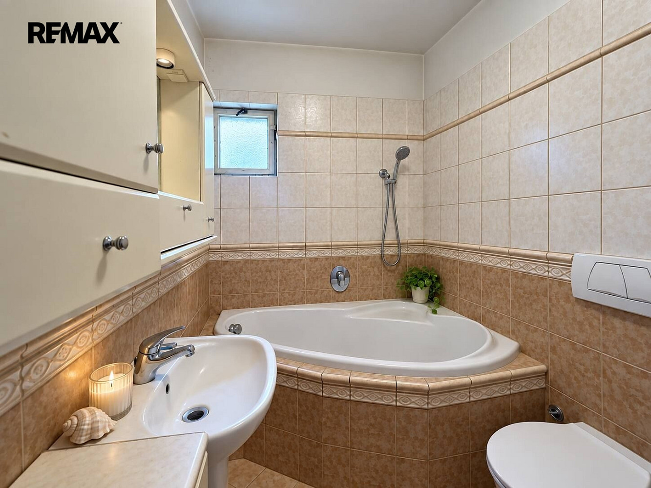 Prodej domu 253 m² s pozemkem 1 038 m² – fotografie 5