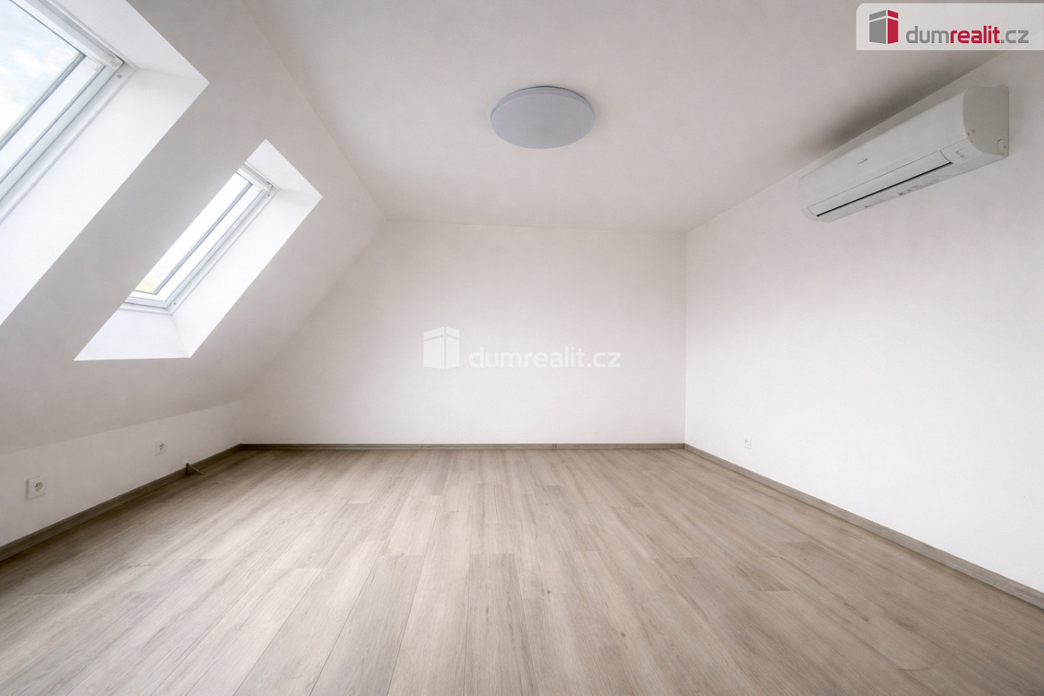 Pronájem bytu 2+kk 66 m² — photo 4