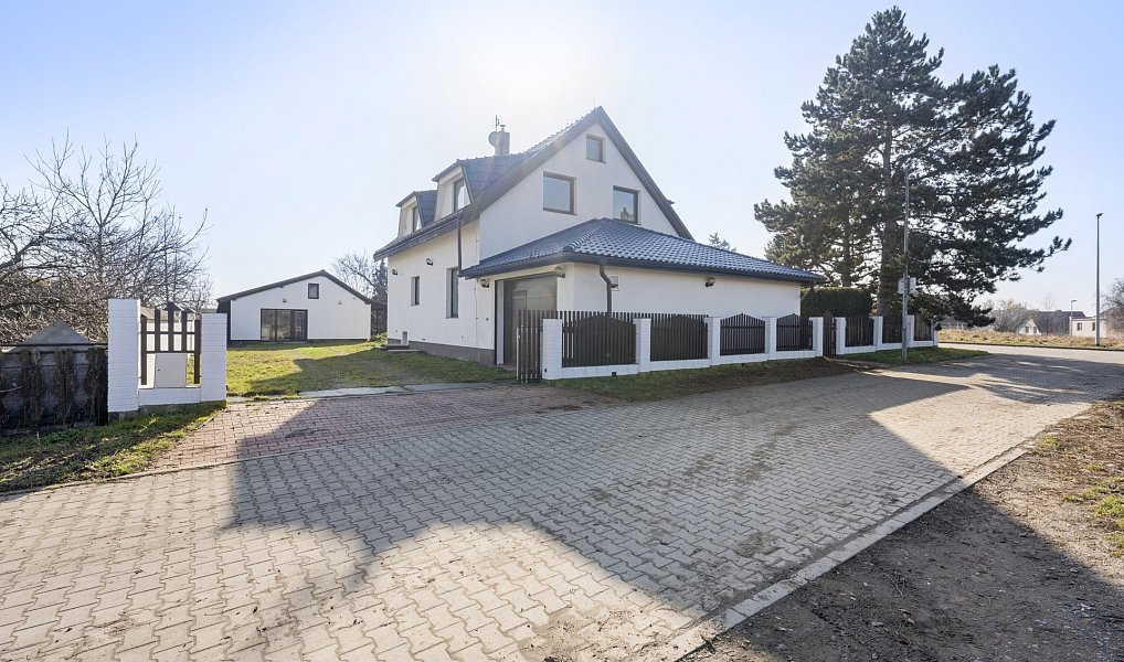Prodej domu 207 m² s pozemkem 758 m², Praha – náhled fotky 38