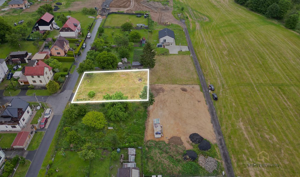 Prodej stavebního pozemku 894 m², Plesná – fotka 1 z 10