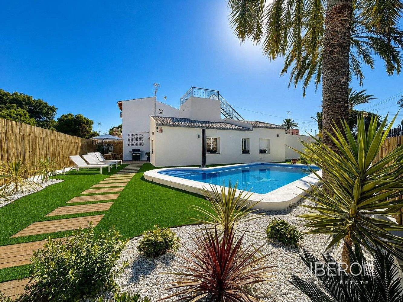 Prodej domu 104 m² s pozemkem 353 m²