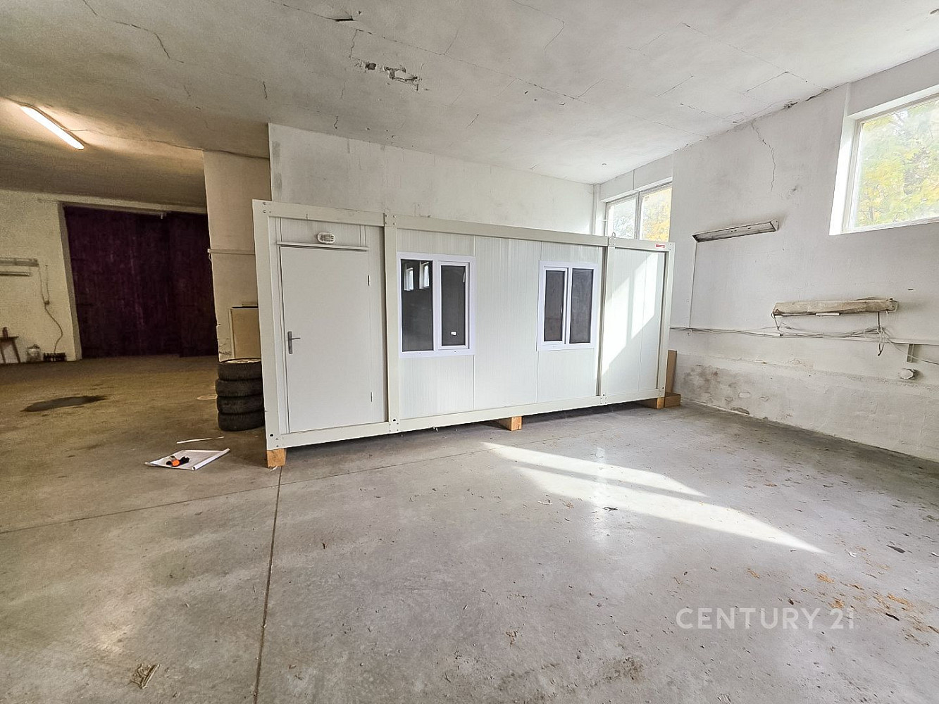 Pronájem skladovacích prostor 1 400 m² – fotografie 5
