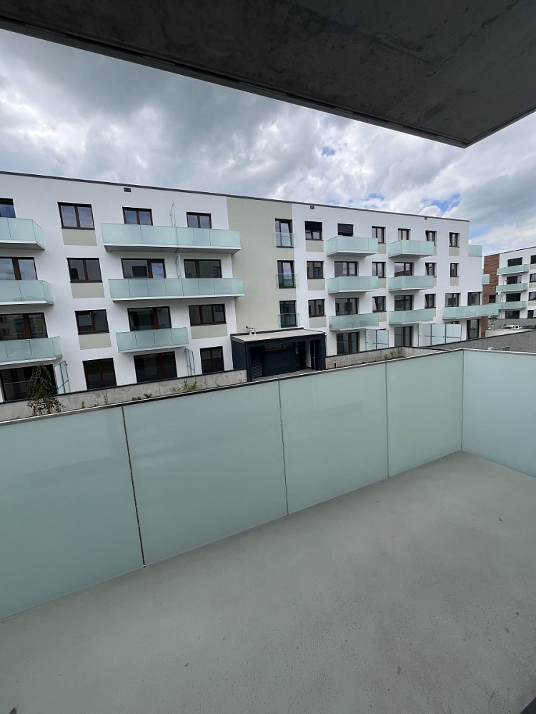 Pronájem bytu 2+kk 57 m² – pohled 6