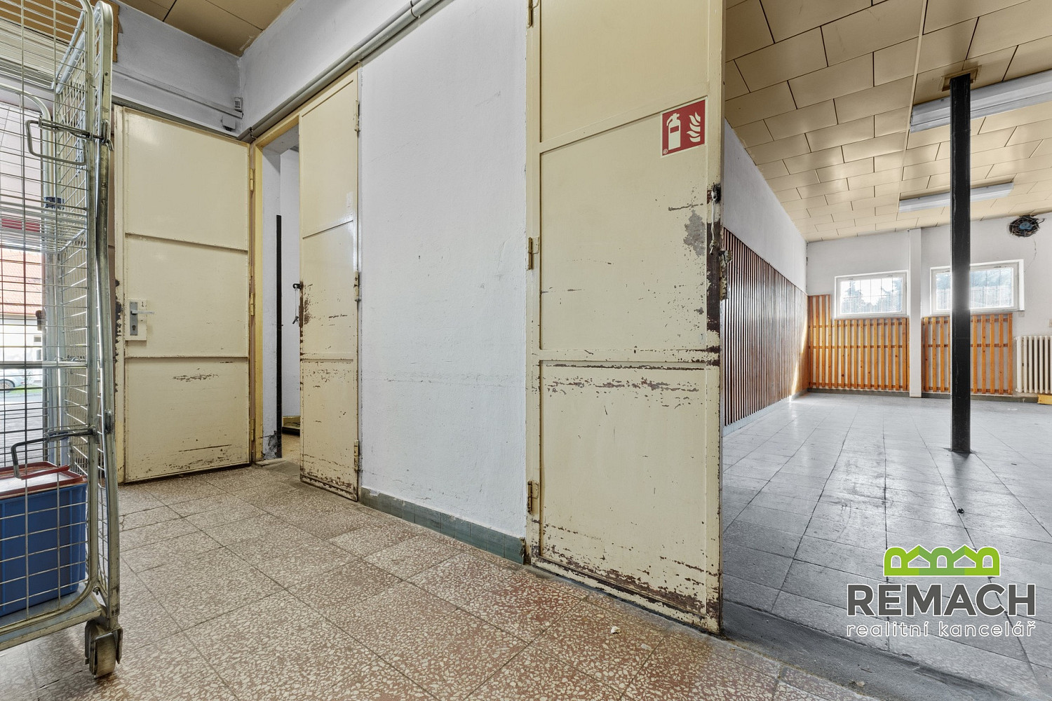 Pronájem obchodních prostor 40 m² – fotografie 3