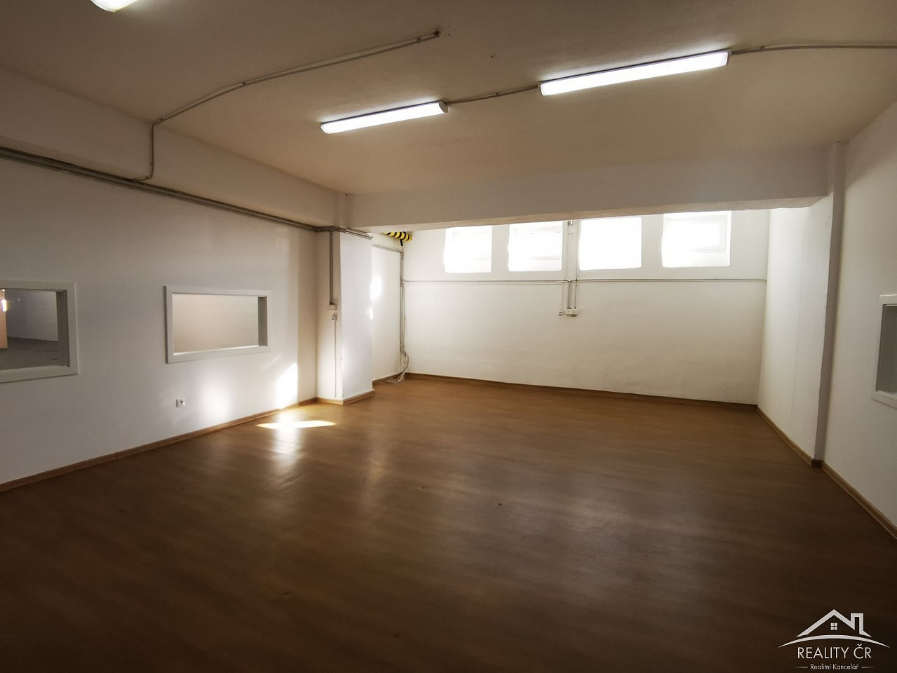 Pronájem skladovacích prostor 595 m² – fotografie 5