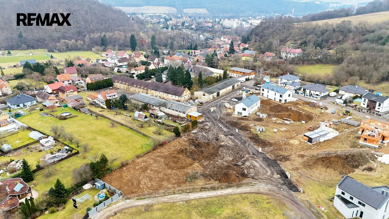 Prodej komerčního pozemku 1 063 m² – fotografie 3