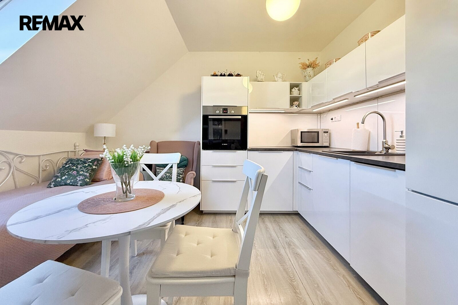 Prodej bytu 1+1 53 m² — photo 2