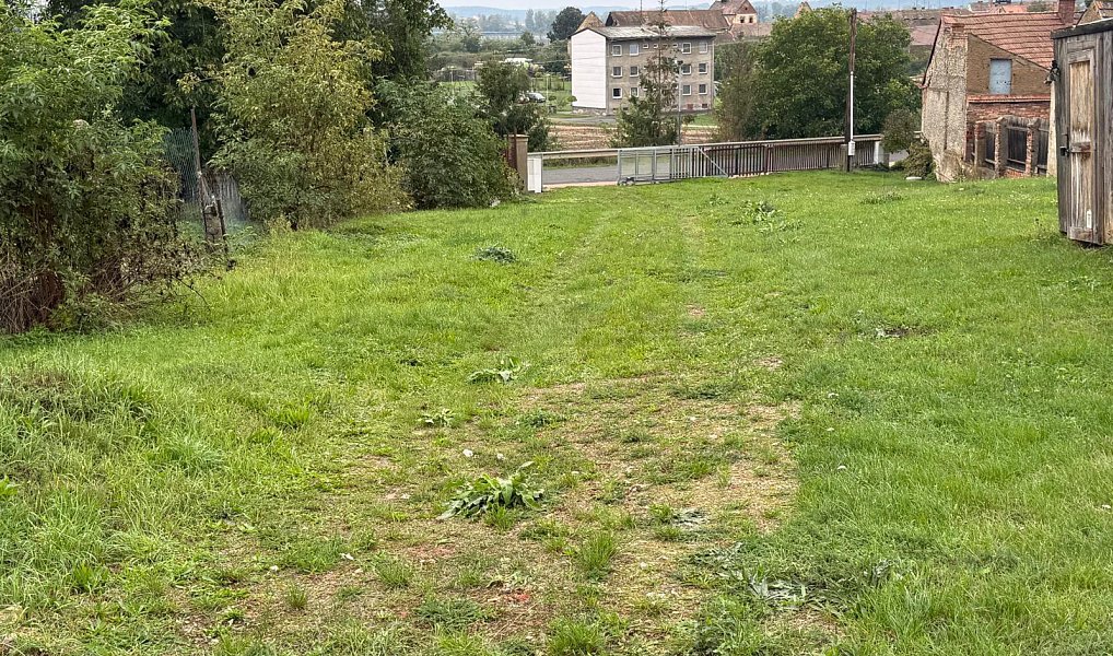 Prodej stavebního pozemku 2 081 m², Lišany – fotka 1 z 14