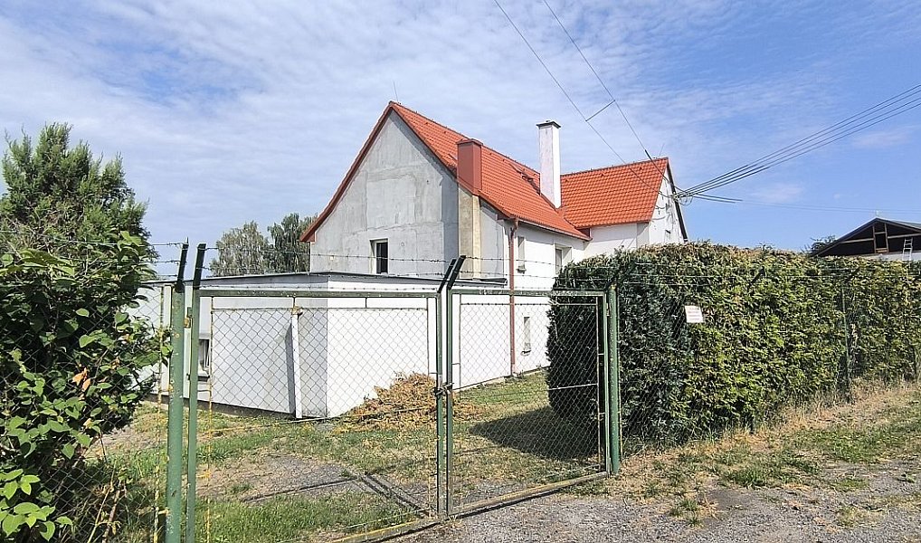 Prodej domu 284 m² s pozemkem 919 m², Cheb – náhled fotky 2