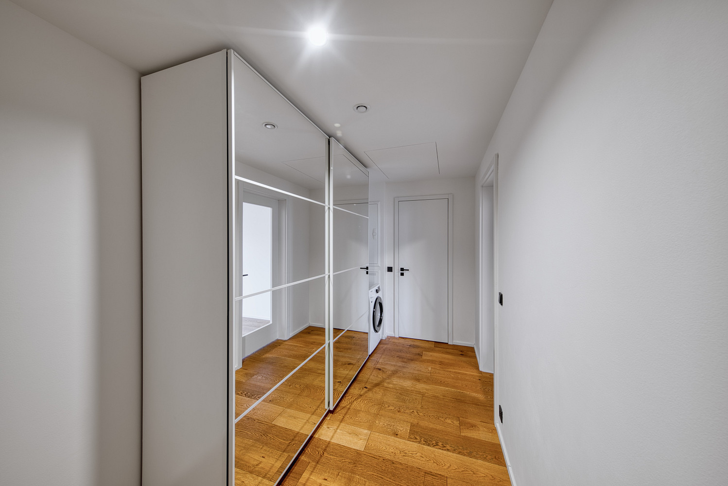Pronájem bytu 2+kk 61 m² — photo 2