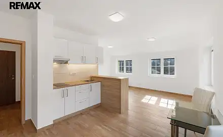 Pronájem bytu 1+kk 36 m²