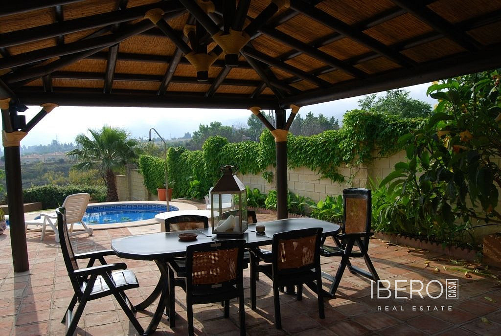 Prodej domu 390 m² s pozemkem 6 000 m² — photo 2