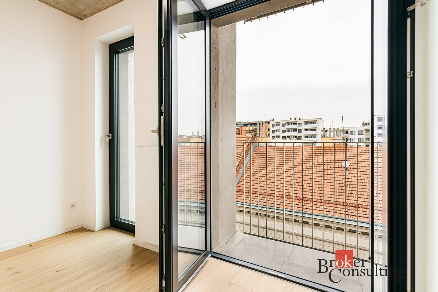 Pronájem bytu 1+kk 26 m² — photo 3