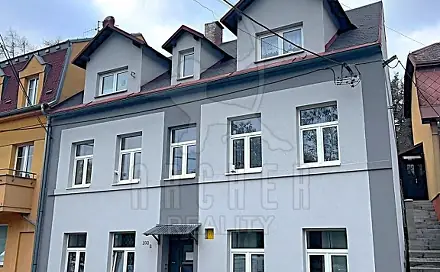 Prodej bytu 4+1 95 m², Pod Parkem, Dalovice, okres Karlovy Vary