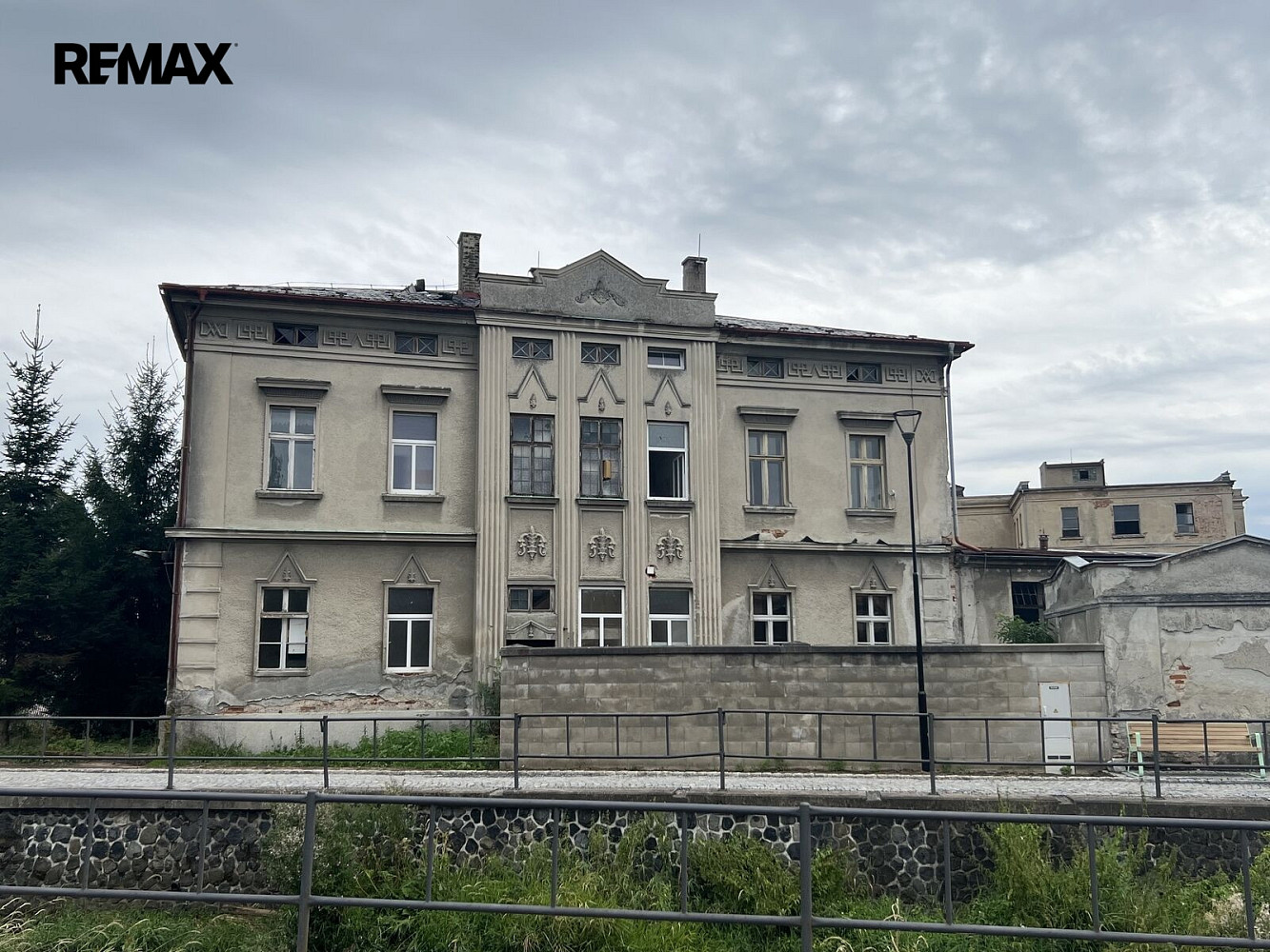 Prodej nájemního domu, činžáku 939 m²