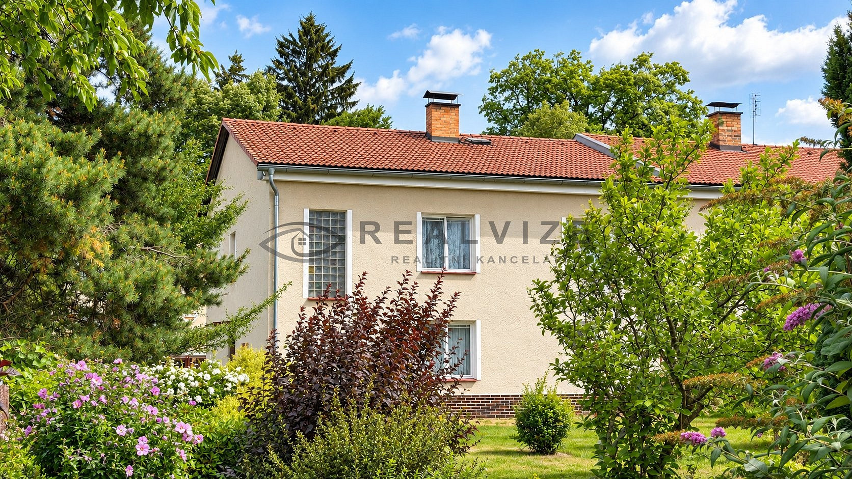 Prodej domu 180 m² s pozemkem 1 451 m²