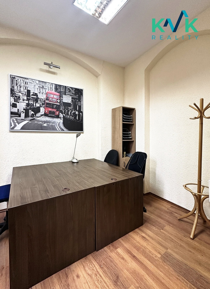 Prodej kanceláře 47 m² — photo 2