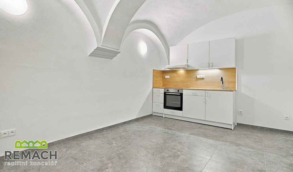Pronájem bytu 1+1 72 m², Náchod – náhled fotky 4