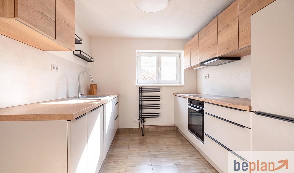 Prodej domu 300 m² s pozemkem 557 m², Drnholec – náhled fotky 3