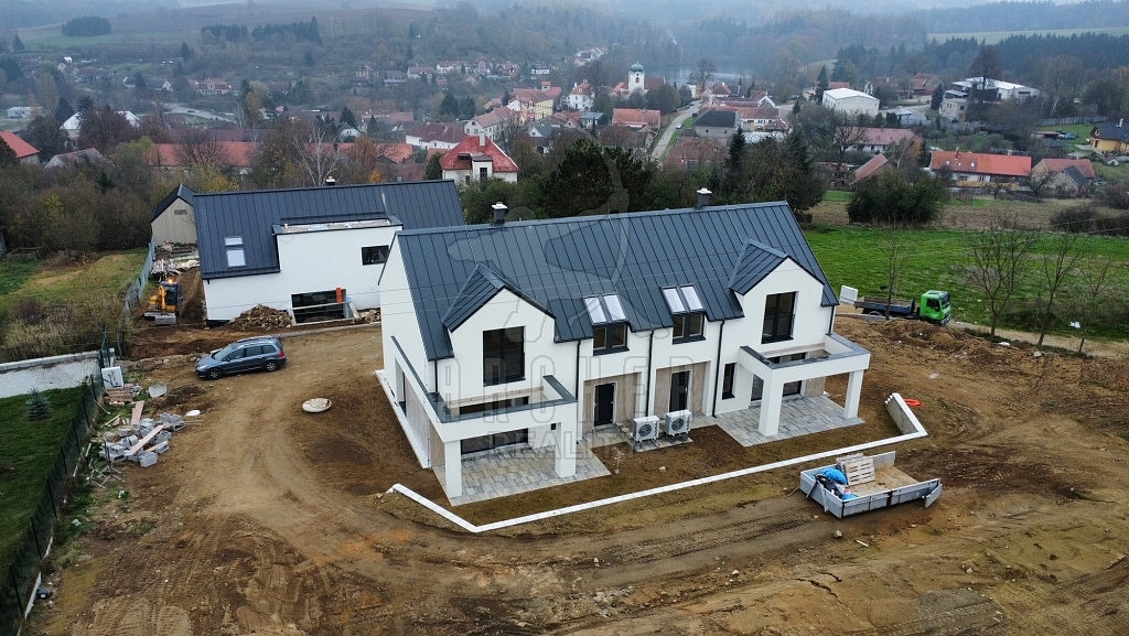Prodej domu 126 m² s pozemkem 1 123 m² – fotografie 2