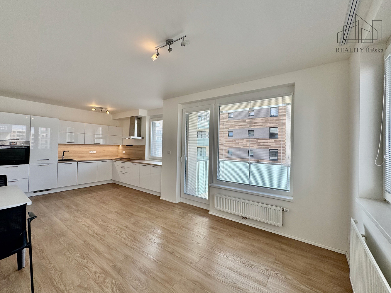 Pronájem bytu 2+kk 57 m² – fotografie 3