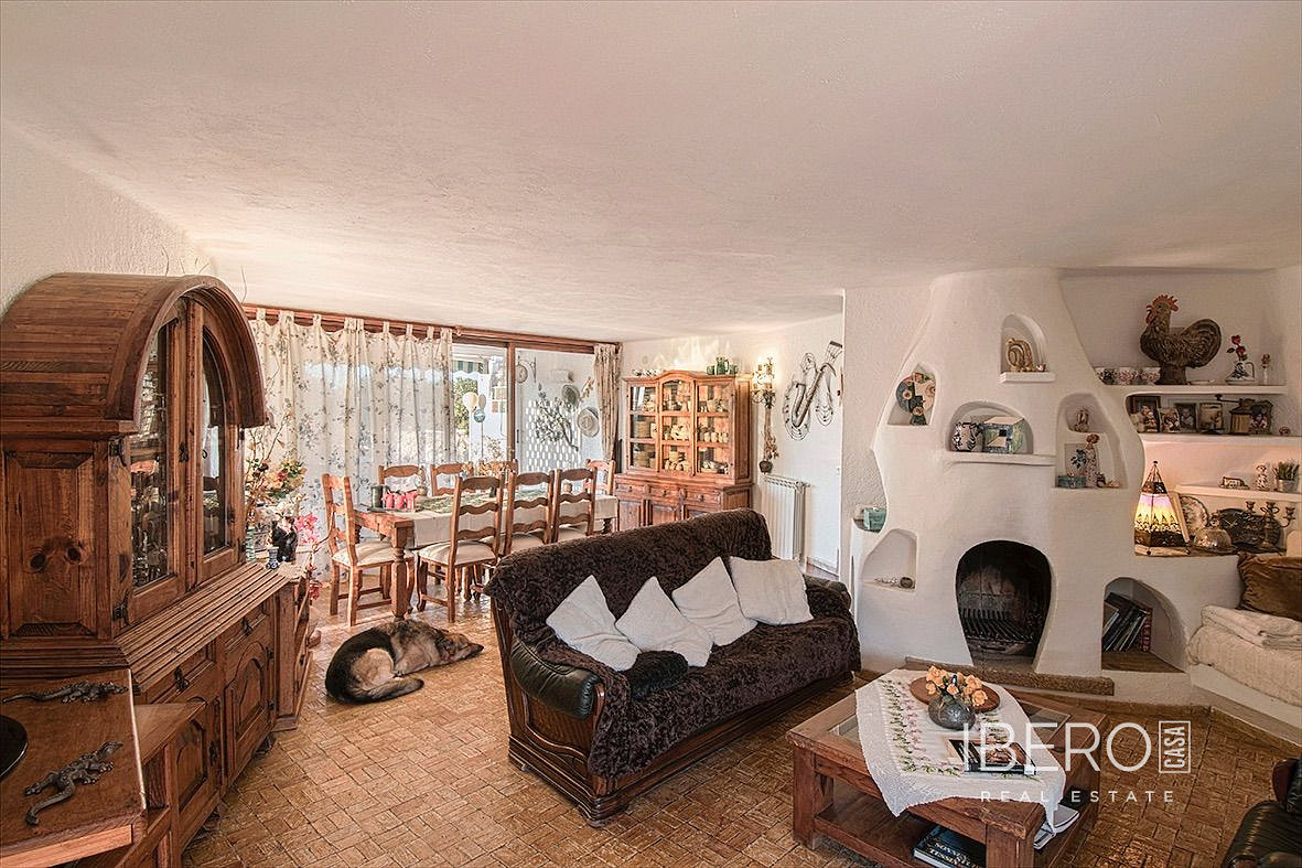 Prodej domu 350 m² s pozemkem 2 150 m² — photo 2